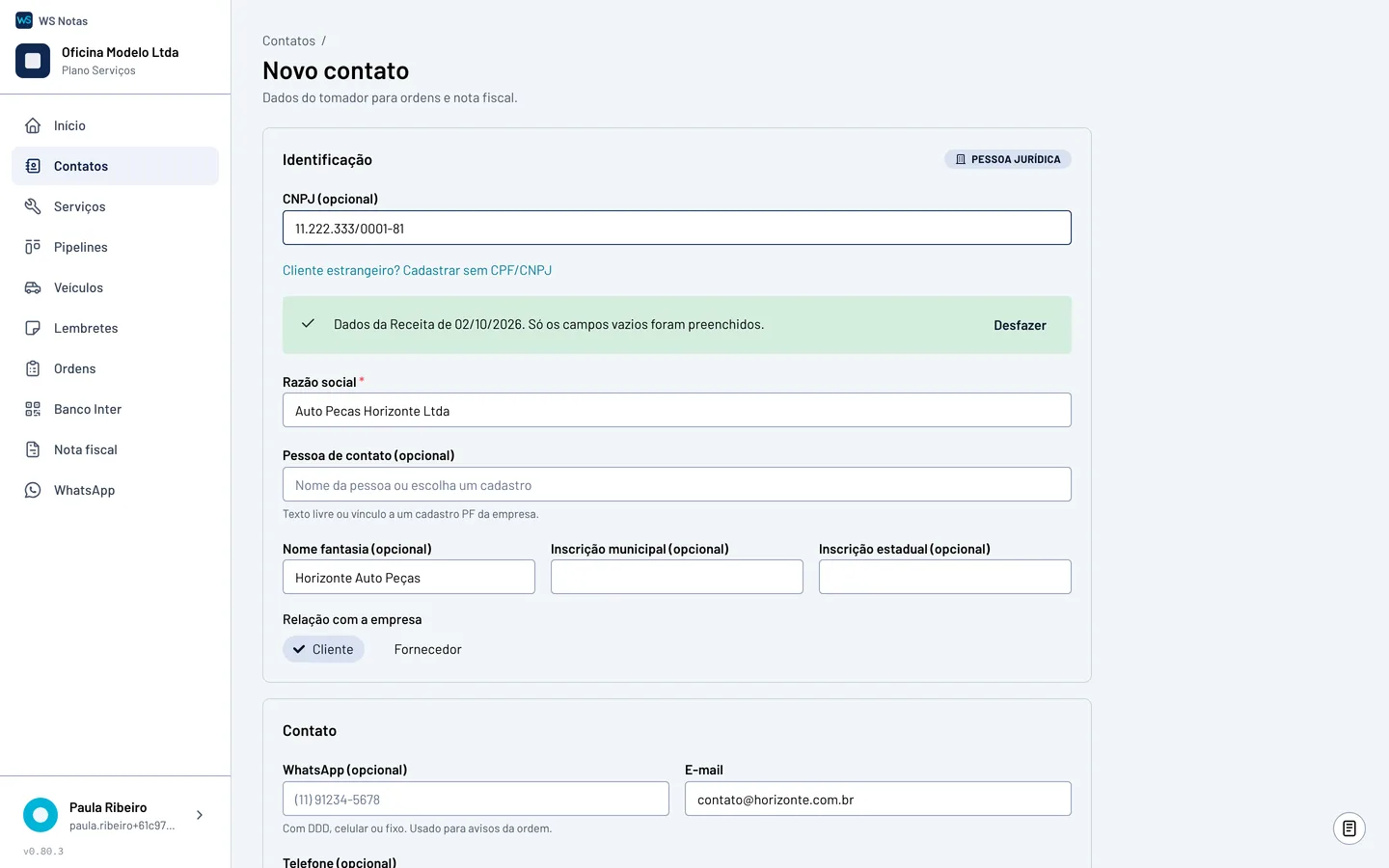 Formulário de novo contato com o CNPJ digitado, o aviso Dados da Receita com a opção Desfazer, e razão social, nome fantasia e e-mail já preenchidos.